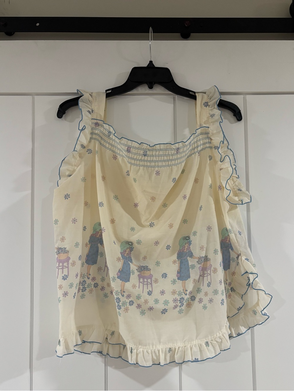 Vintage Ruffle-Trim Sleeveless Trapeze Top with Maiden Print in Size EU 44